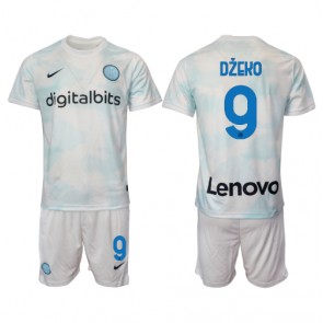 Inter Milan Edin Dzeko #9 babykläder Bortatröja barn 2022-23 Korta ärmar (+ Korta byxor)